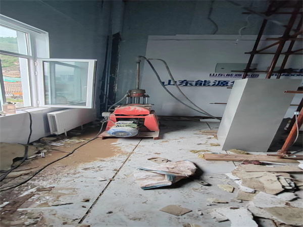 玛纳斯地基基础下沉墙体裂缝加固注浆顶升施工